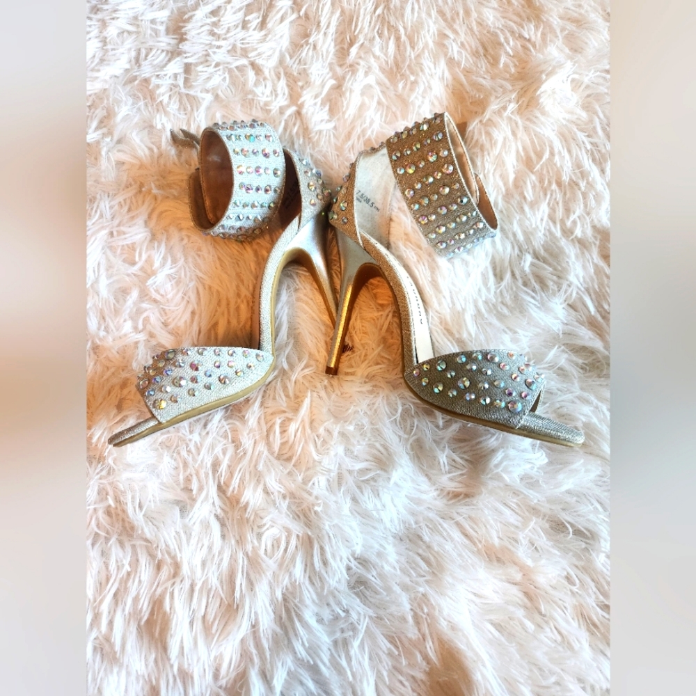 Chinese Laundry Women's Jovial Silver Rhinestone Strap Dress Sandal